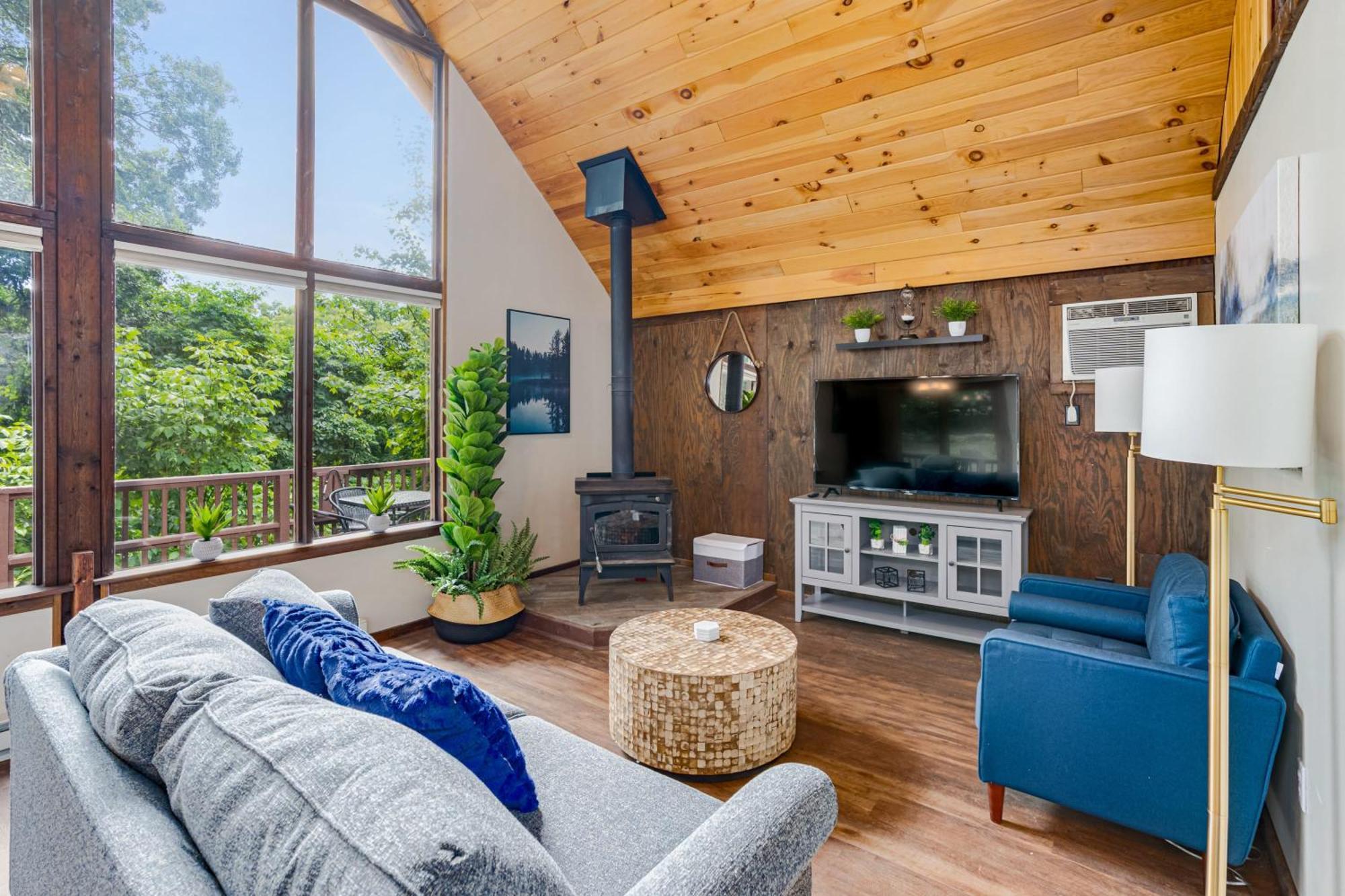 Quaint Loft Cabin W Hot Tub, Firepit, Deck & Grill Hedgesville Exterior foto